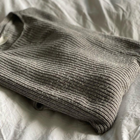 Cozy asymmetrical grey cotton sweater - Picture 2 of 5